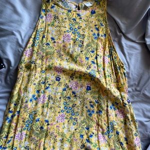 Set of 3 Old Navy Shell Tanks